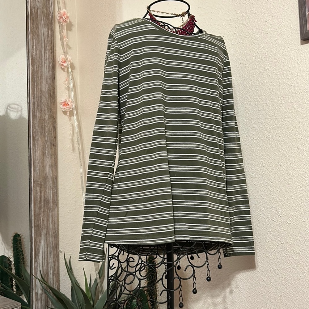Duluth Trading Co long sleeve green / white striped scoop neck top Size S
